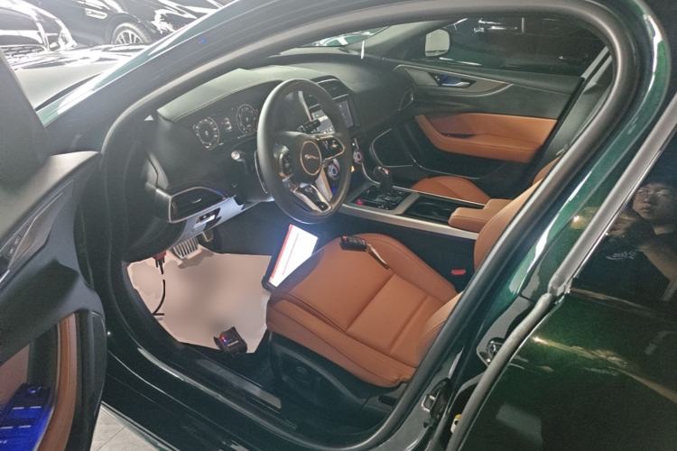 Used Jaguar XEL 2025 2.0T 250 PS R-DYNAMIC 90th Anniversary Edition Driver Seat