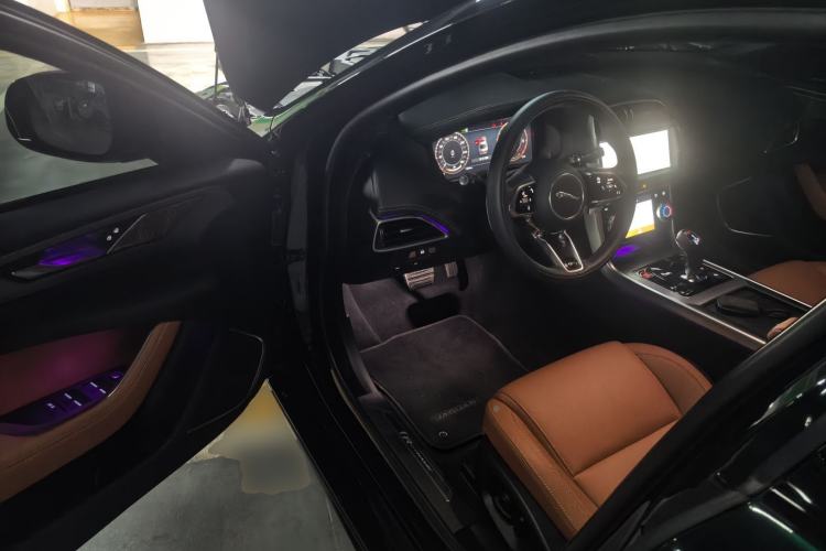 Used Jaguar XEL 2025 2.0T 250 PS R-DYNAMIC 90th Anniversary Edition Driver Seat