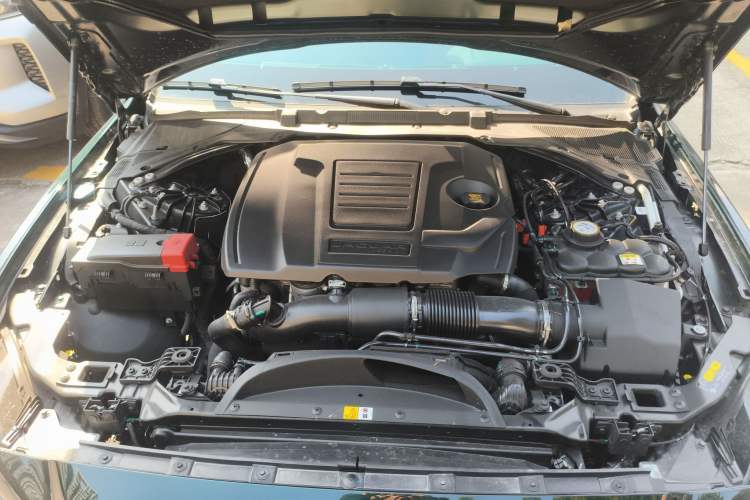 Used Jaguar XEL 2025 2.0T 250 PS R-DYNAMIC 90th Anniversary Edition Engine Bay