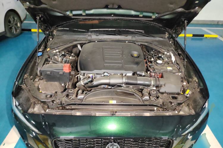 Used Jaguar XEL 2025 2.0T 250 PS R-DYNAMIC 90th Anniversary Edition Engine Bay