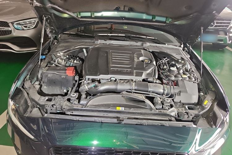 Used Jaguar XEL 2025 2.0T 250 PS R-DYNAMIC 90th Anniversary Edition Engine Bay