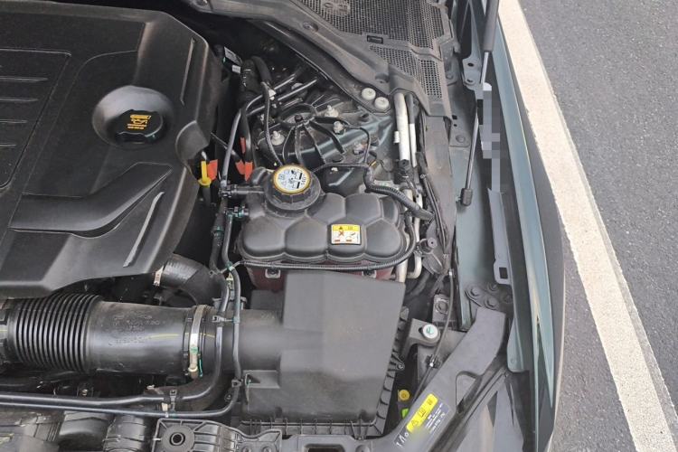 Used Jaguar XEL 2025 2.0T 250 PS R-DYNAMIC 90th Anniversary Edition Engine Bay Left