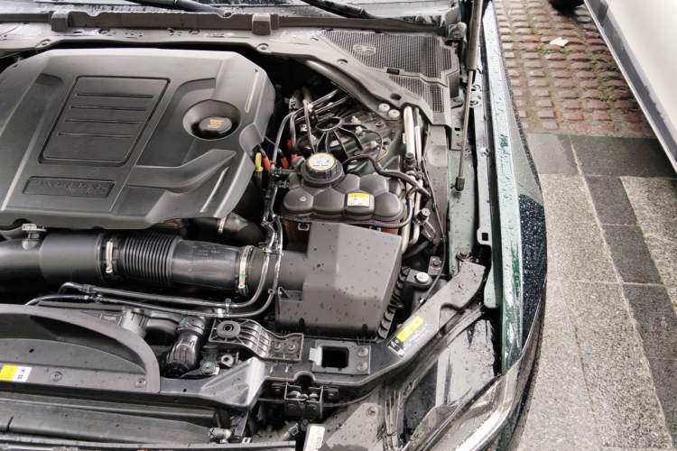 Used Jaguar XEL 2025 2.0T 250 PS R-DYNAMIC 90th Anniversary Edition Engine Bay Left