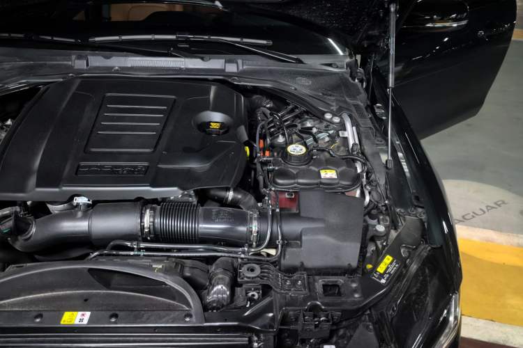 Used Jaguar XEL 2025 2.0T 250 PS R-DYNAMIC 90th Anniversary Edition Engine Bay Left