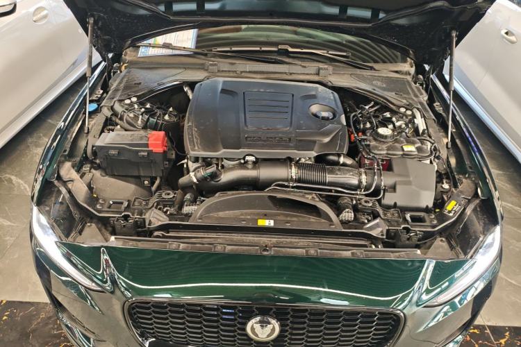 Used Jaguar XEL 2025 2.0T 250 PS R-DYNAMIC 90th Anniversary Edition Engine Bay