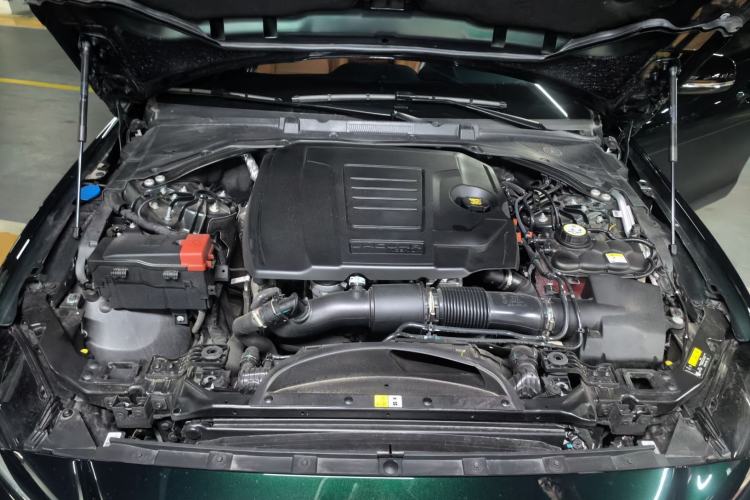 Used Jaguar XEL 2025 2.0T 250 PS R-DYNAMIC 90th Anniversary Edition Engine Bay