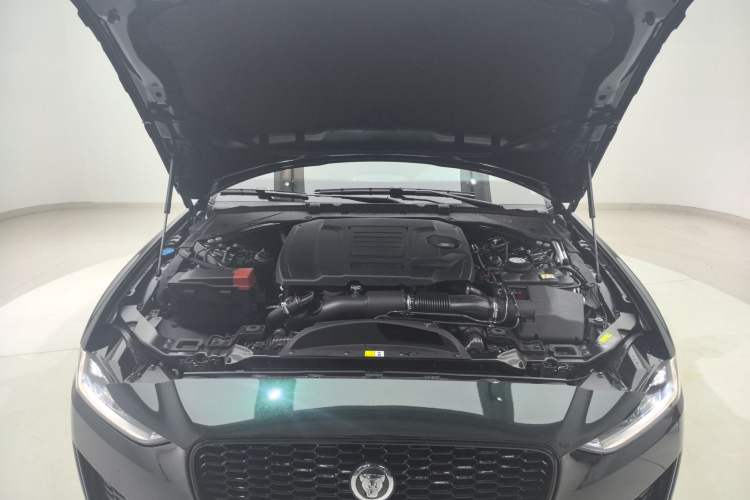 Used Jaguar XEL 2025 2.0T 250 PS R-DYNAMIC 90th Anniversary Edition Engine Bay
