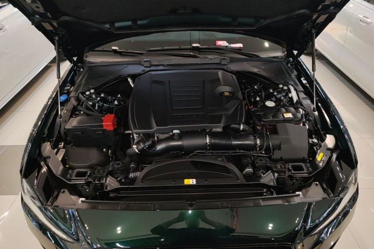 Used Jaguar XEL 2025 2.0T 250 PS R-DYNAMIC 90th Anniversary Edition Engine Bay