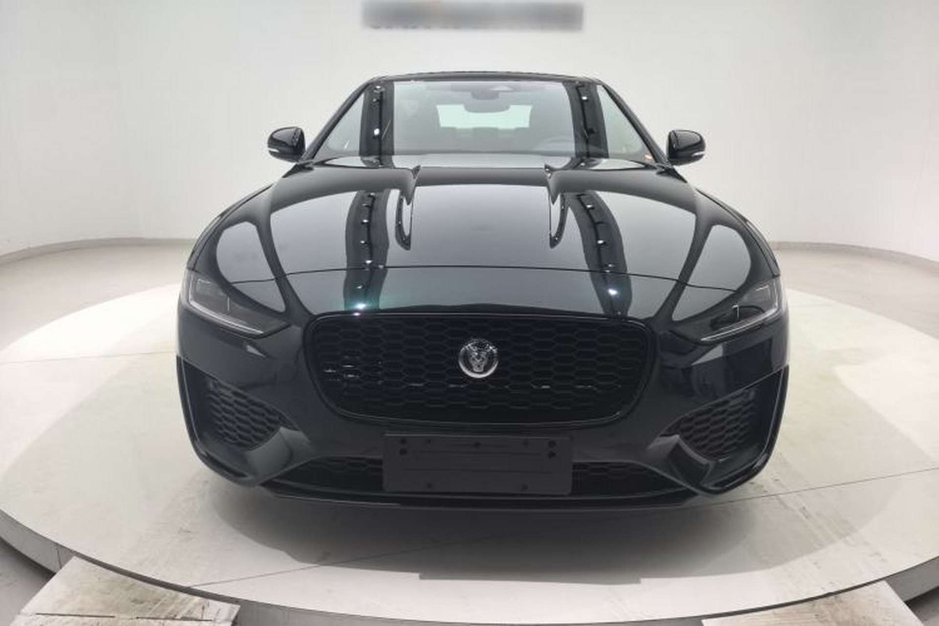 Used Jaguar XEL 2025 2.0T 250 PS R-DYNAMIC 90th Anniversary Edition Exterior 1