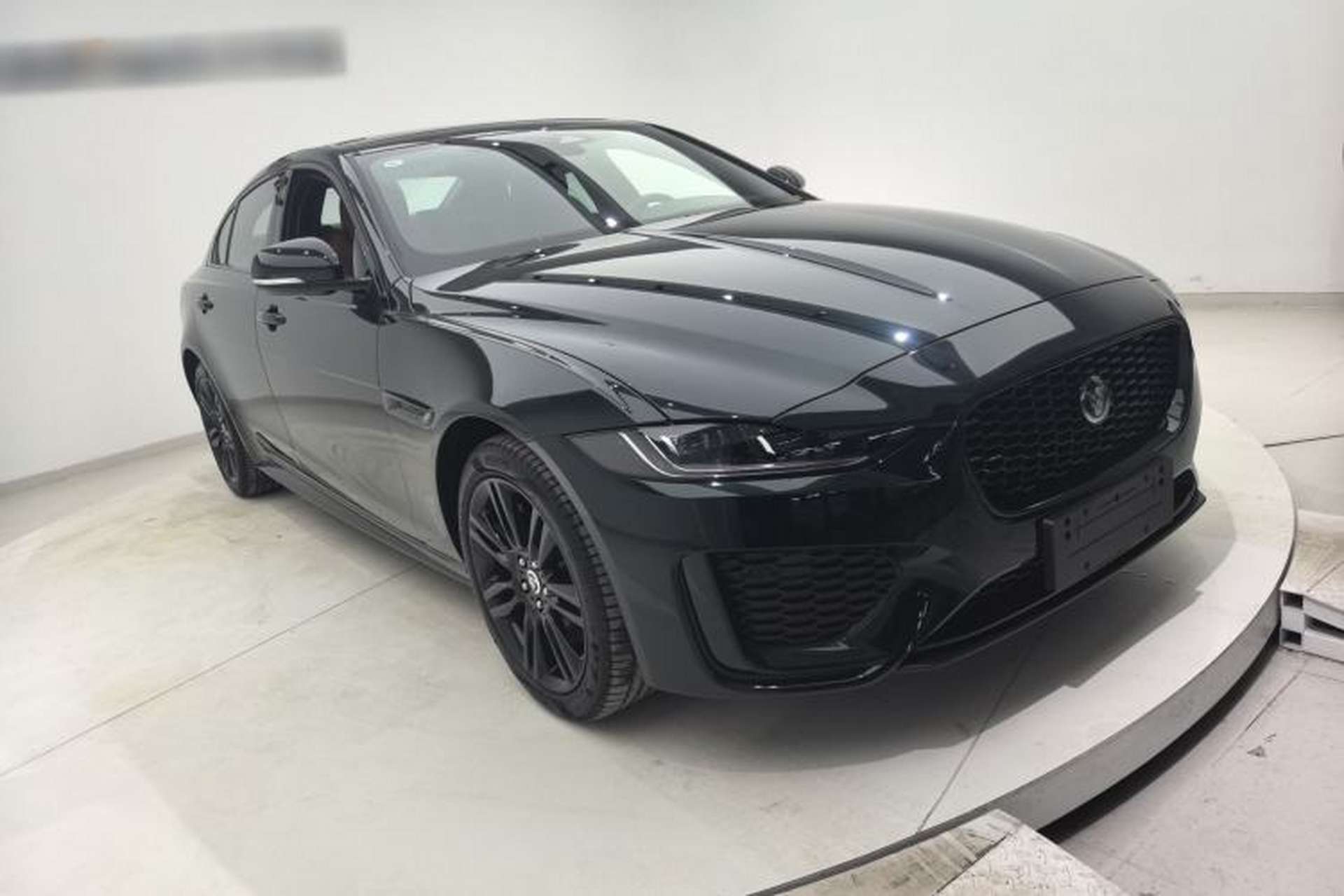Used Jaguar XEL 2025 2.0T 250 PS R-DYNAMIC 90th Anniversary Edition Exterior 2
