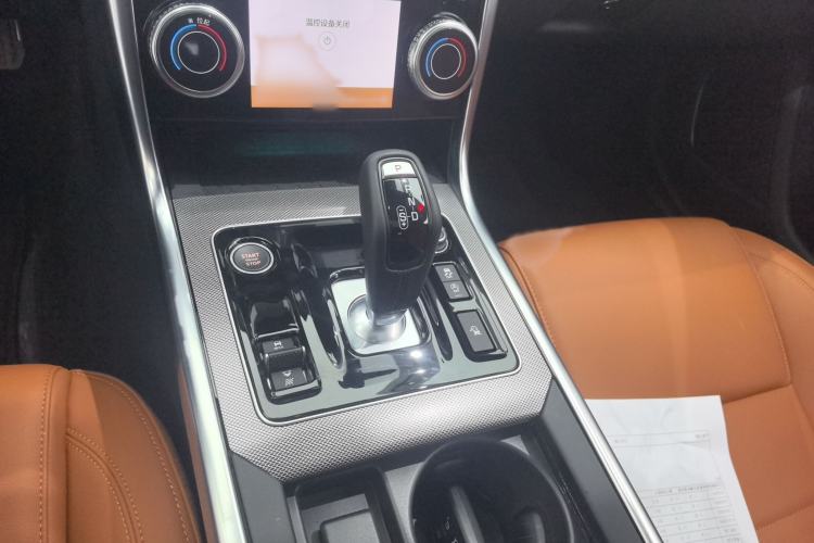 Used Jaguar XEL 2025 2.0T 250 PS R-DYNAMIC 90th Anniversary Edition Gear Lever
