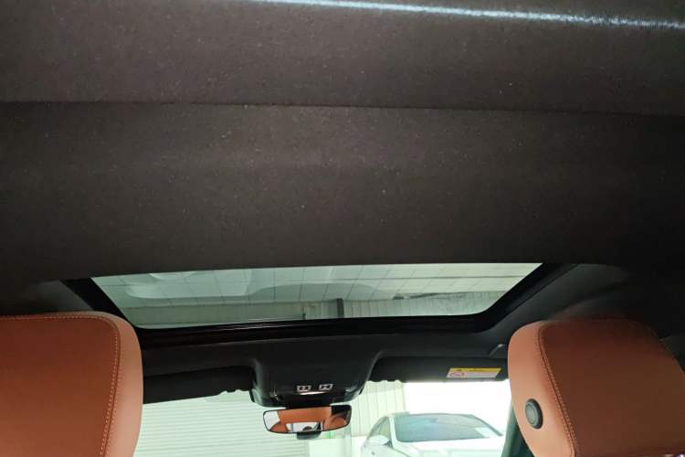 Used Jaguar XEL 2025 2.0T 250 PS R-DYNAMIC 90th Anniversary Edition Headliner