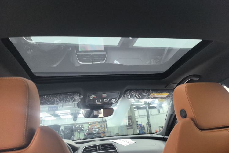 Used Jaguar XEL 2025 2.0T 250 PS R-DYNAMIC 90th Anniversary Edition Headliner