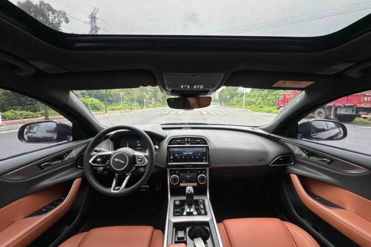 Used Jaguar XEL 2025 2.0T 250 PS R-DYNAMIC 90th Anniversary Edition Interior 1