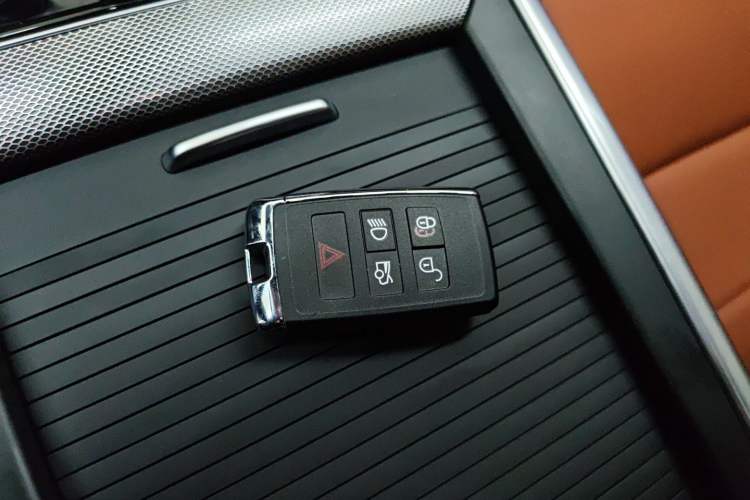 Used Jaguar XEL 2025 2.0T 250 PS R-DYNAMIC 90th Anniversary Edition Interior 1