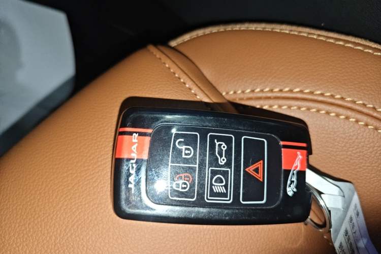 Used Jaguar XEL 2025 2.0T 250 PS R-DYNAMIC 90th Anniversary Edition Interior 1