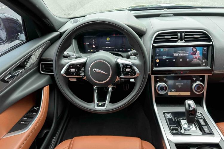 Used Jaguar XEL 2025 2.0T 250 PS R-DYNAMIC 90th Anniversary Edition Interior 2