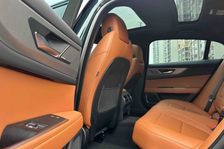 Used Jaguar XEL 2025 2.0T 250 PS R-DYNAMIC 90th Anniversary Edition Interior 4