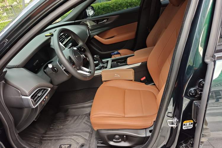 Used Jaguar XEL 2025 2.0T 250 PS R-DYNAMIC 90th Anniversary Edition Left Front Seat