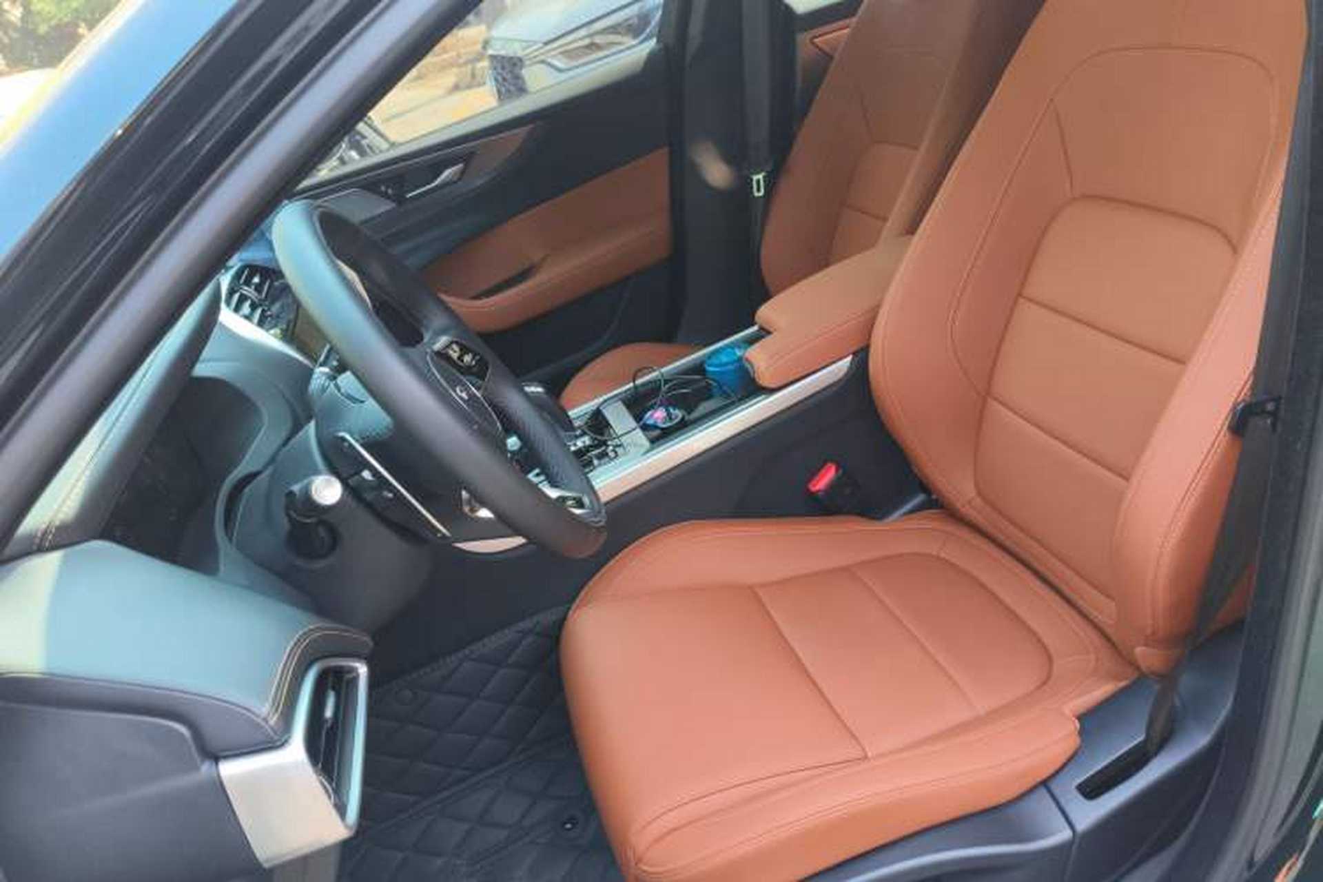 Used Jaguar XEL 2025 2.0T 250 PS R-DYNAMIC 90th Anniversary Edition Left Front Seat