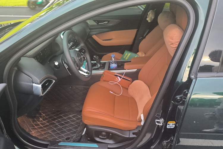 Used Jaguar XEL 2025 2.0T 250 PS R-DYNAMIC 90th Anniversary Edition Left Front Seat