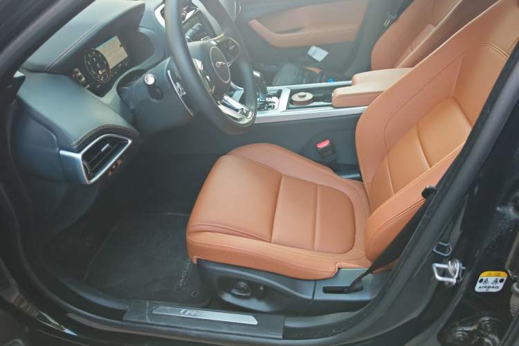 Used Jaguar XEL 2025 2.0T 250 PS R-DYNAMIC 90th Anniversary Edition Left Front Seat