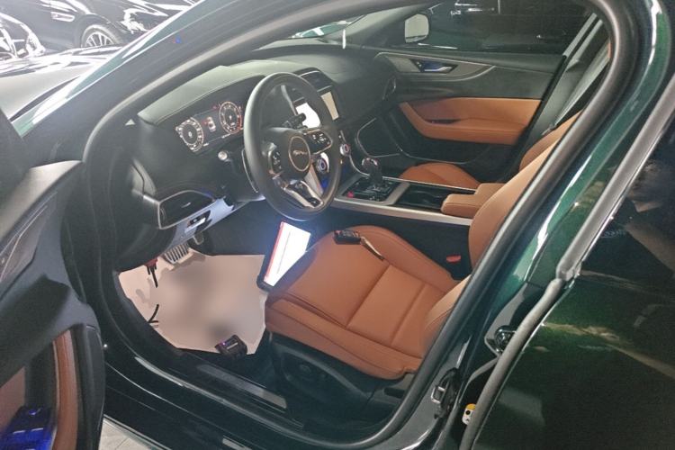 Used Jaguar XEL 2025 2.0T 250 PS R-DYNAMIC 90th Anniversary Edition Left Front Seat
