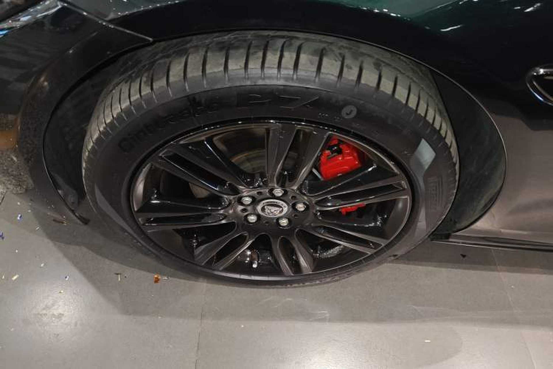 Used Jaguar XEL 2025 2.0T 250 PS R-DYNAMIC 90th Anniversary Edition Left Front Wheel Hub