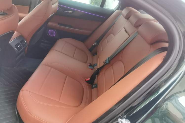 Used Jaguar XEL 2025 2.0T 250 PS R-DYNAMIC 90th Anniversary Edition Left Rear Seat