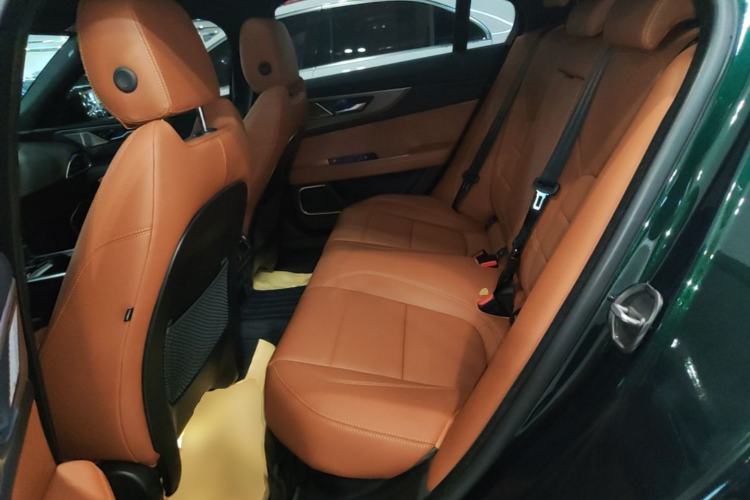 Used Jaguar XEL 2025 2.0T 250 PS R-DYNAMIC 90th Anniversary Edition Left Rear Seat