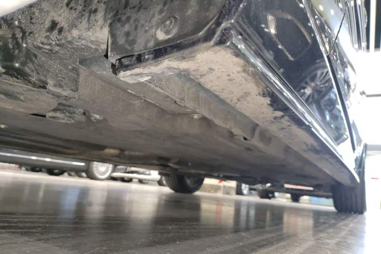 Used Jaguar XEL 2025 2.0T 250 PS R-DYNAMIC 90th Anniversary Edition Left Side Sill