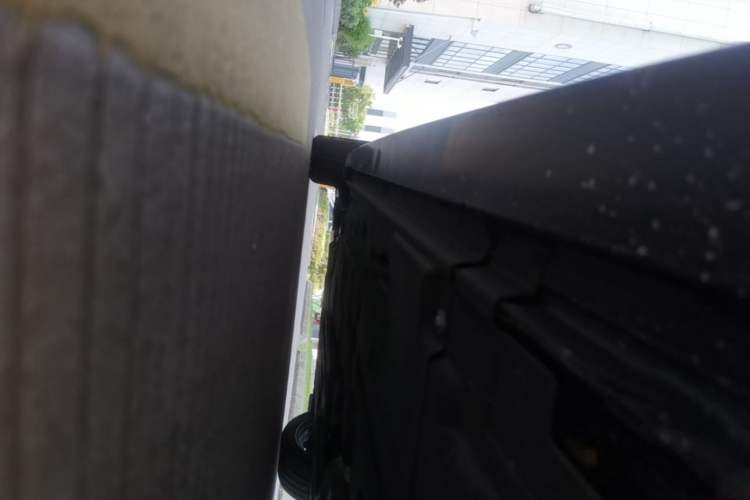 Used Jaguar XEL 2025 2.0T 250 PS R-DYNAMIC 90th Anniversary Edition Left Side Sill