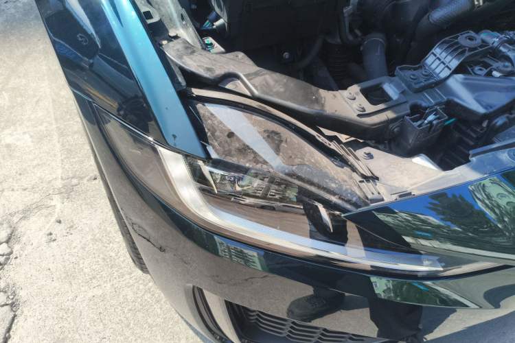 Used Jaguar XEL 2025 2.0T 250 PS R-DYNAMIC 90th Anniversary Edition Right Front Headlight