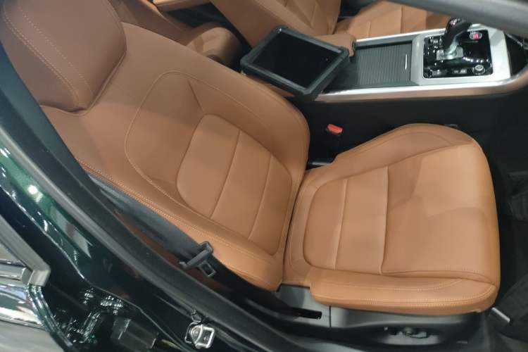 Used Jaguar XEL 2025 2.0T 250 PS R-DYNAMIC 90th Anniversary Edition Right Front Seat