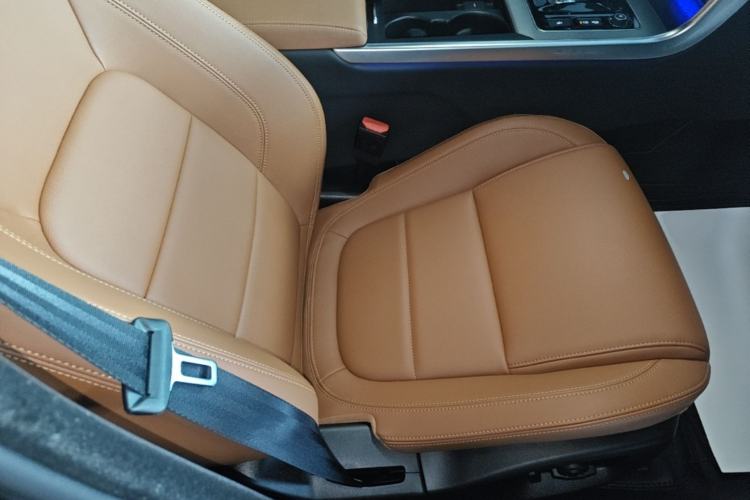 Used Jaguar XEL 2025 2.0T 250 PS R-DYNAMIC 90th Anniversary Edition Right Front Seat