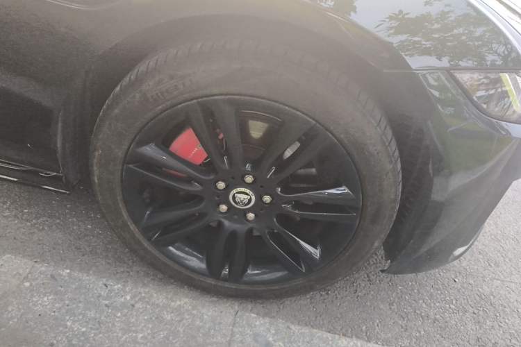 Used Jaguar XEL 2025 2.0T 250 PS R-DYNAMIC 90th Anniversary Edition Right Front Wheel Hub