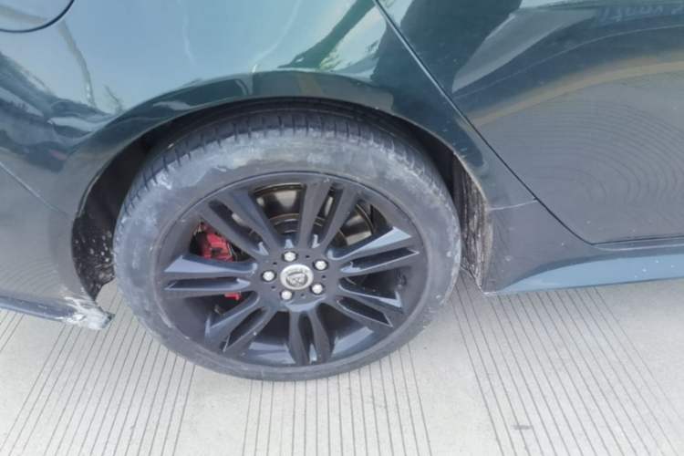 Used Jaguar XEL 2025 2.0T 250 PS R-DYNAMIC 90th Anniversary Edition Right Rear Wheel Hub