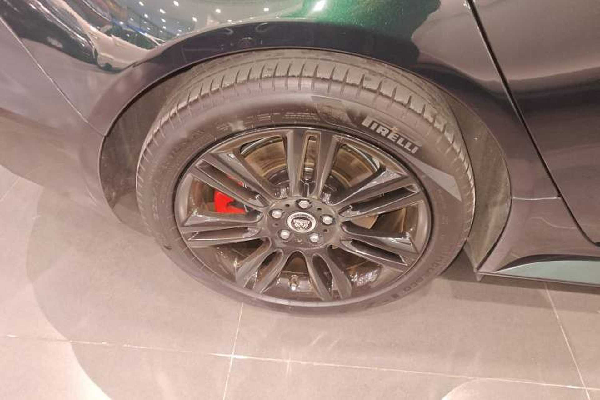 Used Jaguar XEL 2025 2.0T 250 PS R-DYNAMIC 90th Anniversary Edition Right Rear Wheel Hub