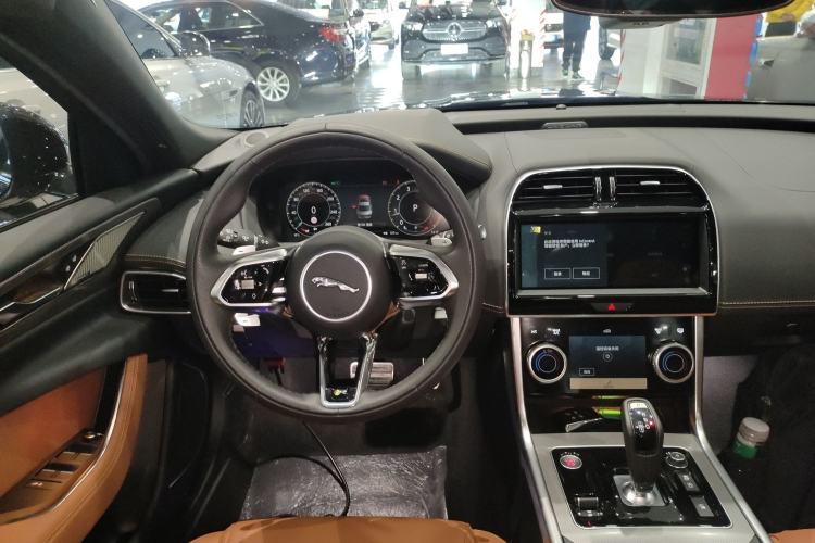 Used Jaguar XEL 2025 2.0T 250 PS R-DYNAMIC 90th Anniversary Edition Steering Wheel