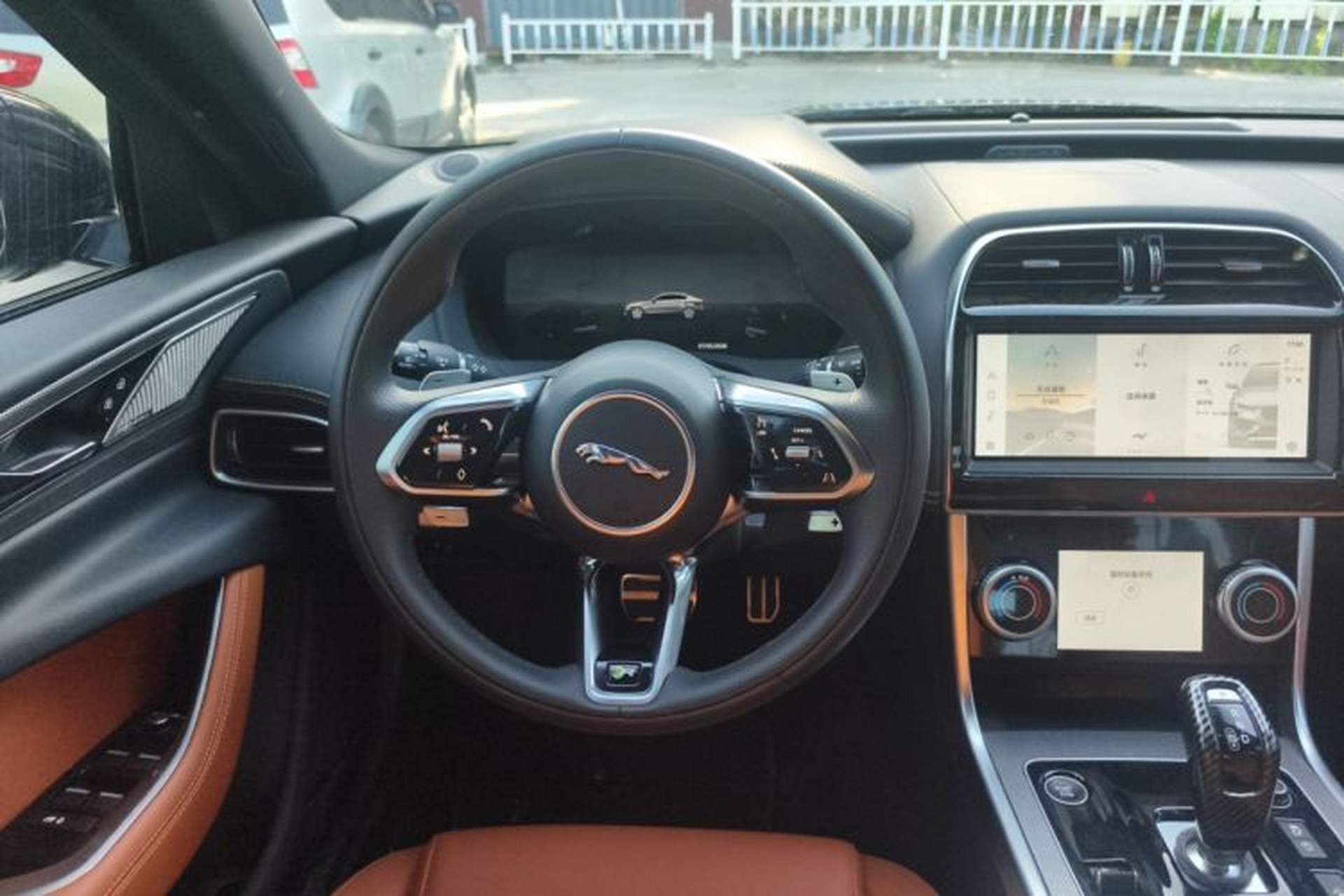 Used Jaguar XEL 2025 2.0T 250 PS R-DYNAMIC 90th Anniversary Edition Steering Wheel
