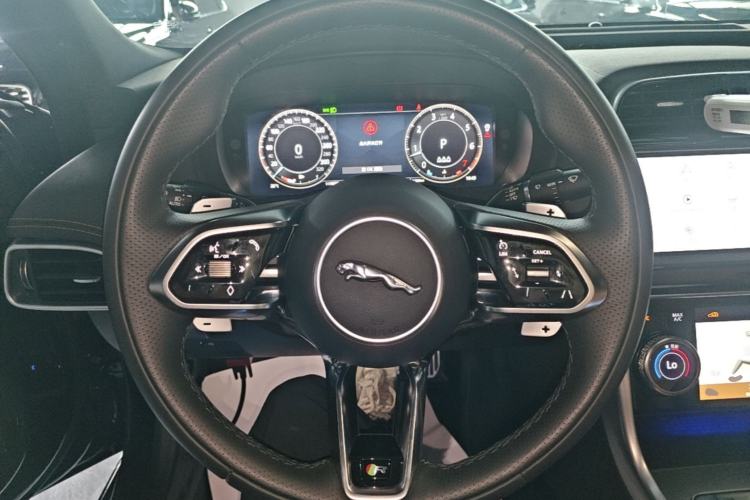 Used Jaguar XEL 2025 2.0T 250 PS R-DYNAMIC 90th Anniversary Edition Steering Wheel