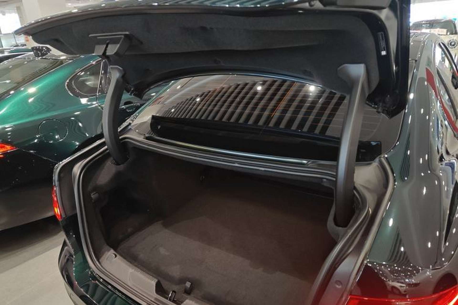 Used Jaguar XEL 2025 2.0T 250 PS R-DYNAMIC 90th Anniversary Edition Trunk
