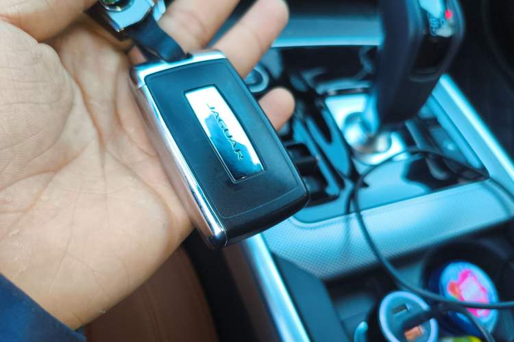 Used Jaguar XEL 2025 2.0T 250 PS R-DYNAMIC 90th Anniversary Edition Vehicle Key