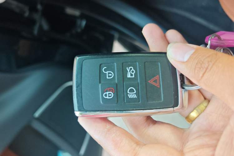 Used Jaguar XEL 2025 2.0T 250 PS R-DYNAMIC 90th Anniversary Edition Vehicle Key