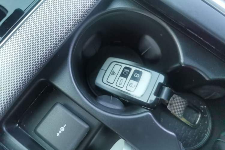 Used Jaguar XEL 2025 2.0T 250 PS R-DYNAMIC 90th Anniversary Edition Vehicle Key