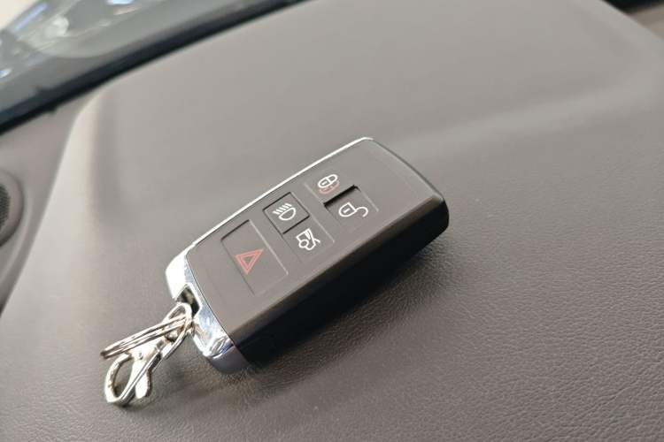 Used Jaguar XEL 2025 2.0T 250 PS R-DYNAMIC 90th Anniversary Edition Vehicle Key