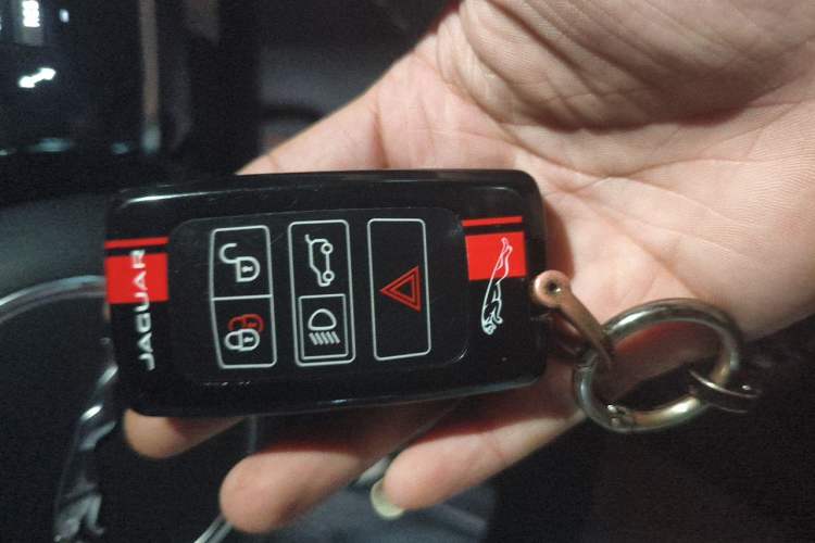 Used Jaguar XEL 2025 2.0T 250 PS R-DYNAMIC 90th Anniversary Edition Vehicle Key