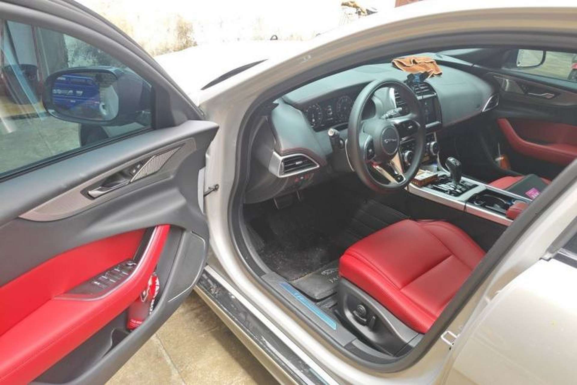 Used Jaguar XEL 2025 2.0T 250 PS R-DYNAMIC 90th Anniversary Edition Driver Seat