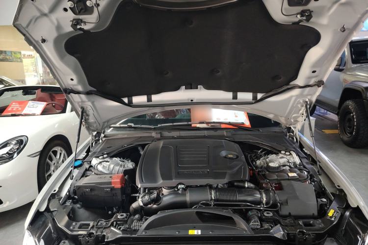 Used Jaguar XEL 2025 2.0T 250 PS R-DYNAMIC 90th Anniversary Edition Engine Bay