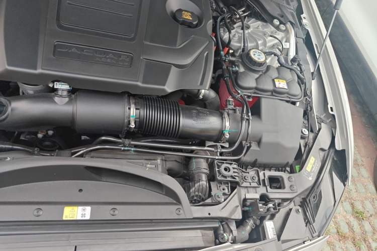 Used Jaguar XEL 2025 2.0T 250 PS R-DYNAMIC 90th Anniversary Edition Engine Bay Left
